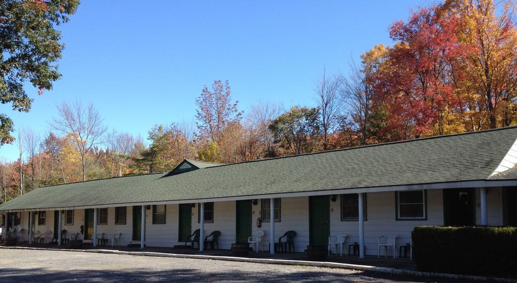Mcgregor Inn Motel Wilton Extérieur photo