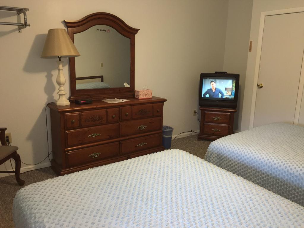 Mcgregor Inn Motel Wilton Extérieur photo