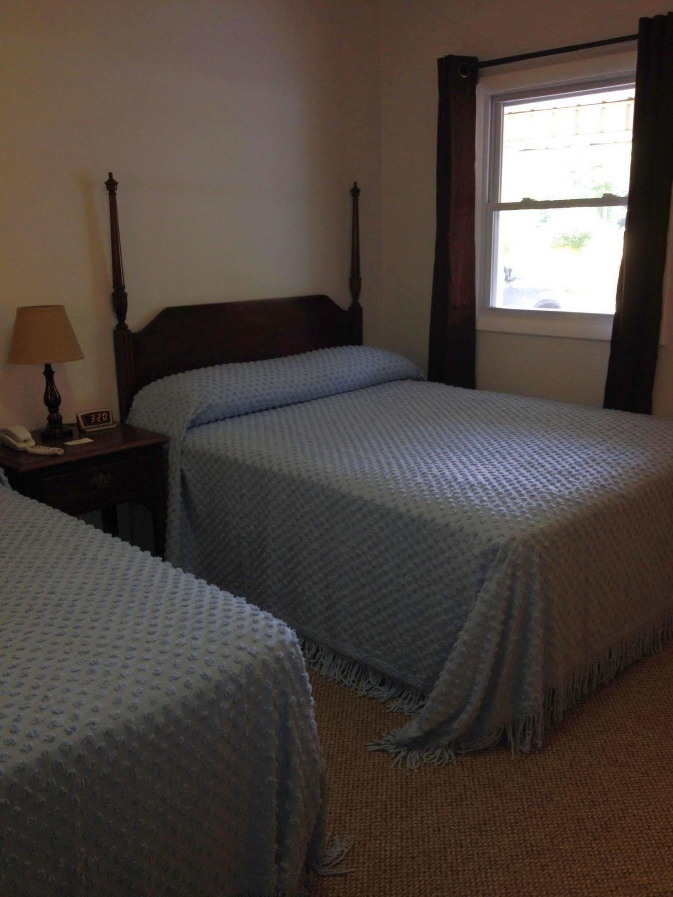 Mcgregor Inn Motel Wilton Extérieur photo