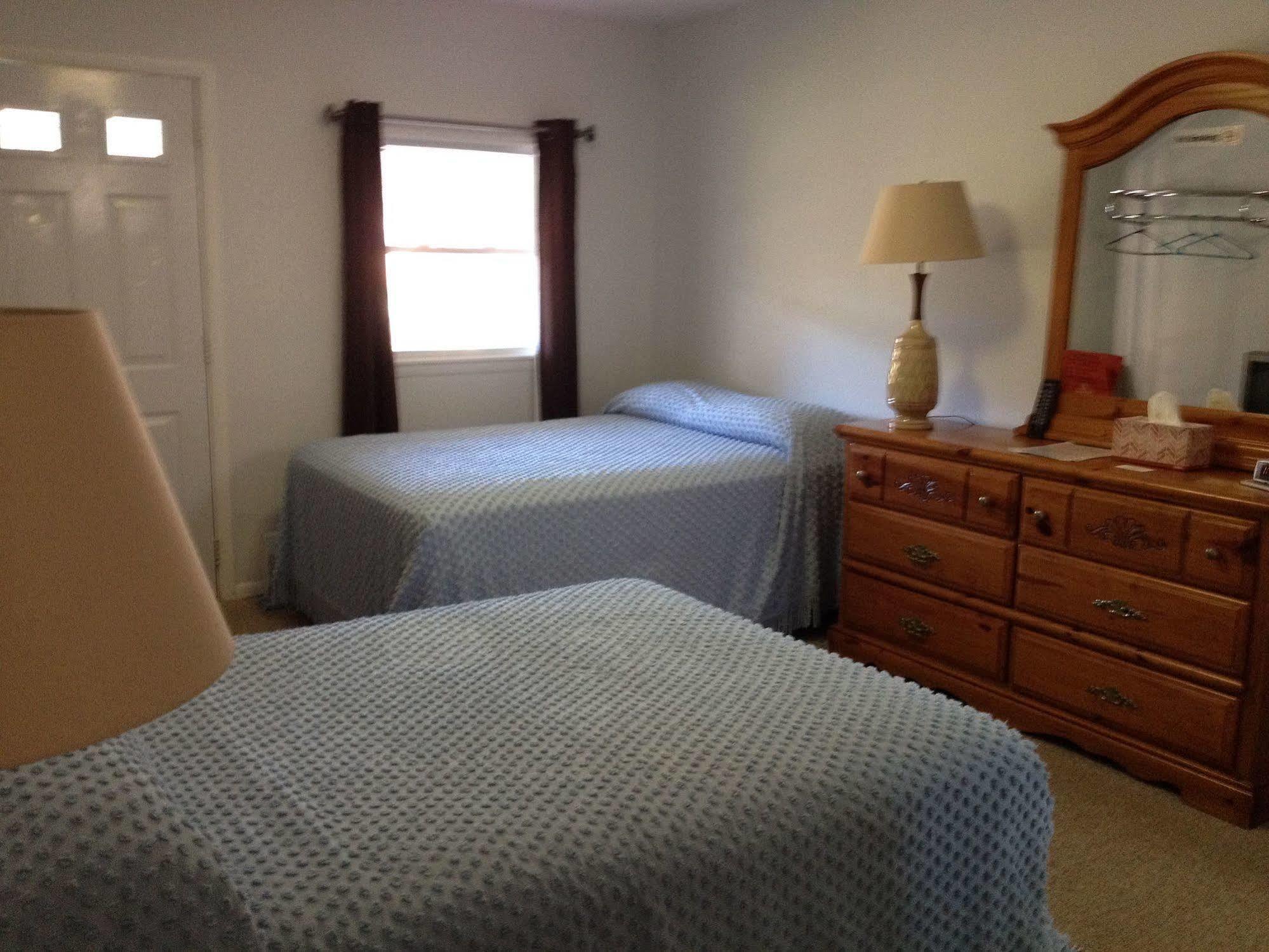 Mcgregor Inn Motel Wilton Extérieur photo