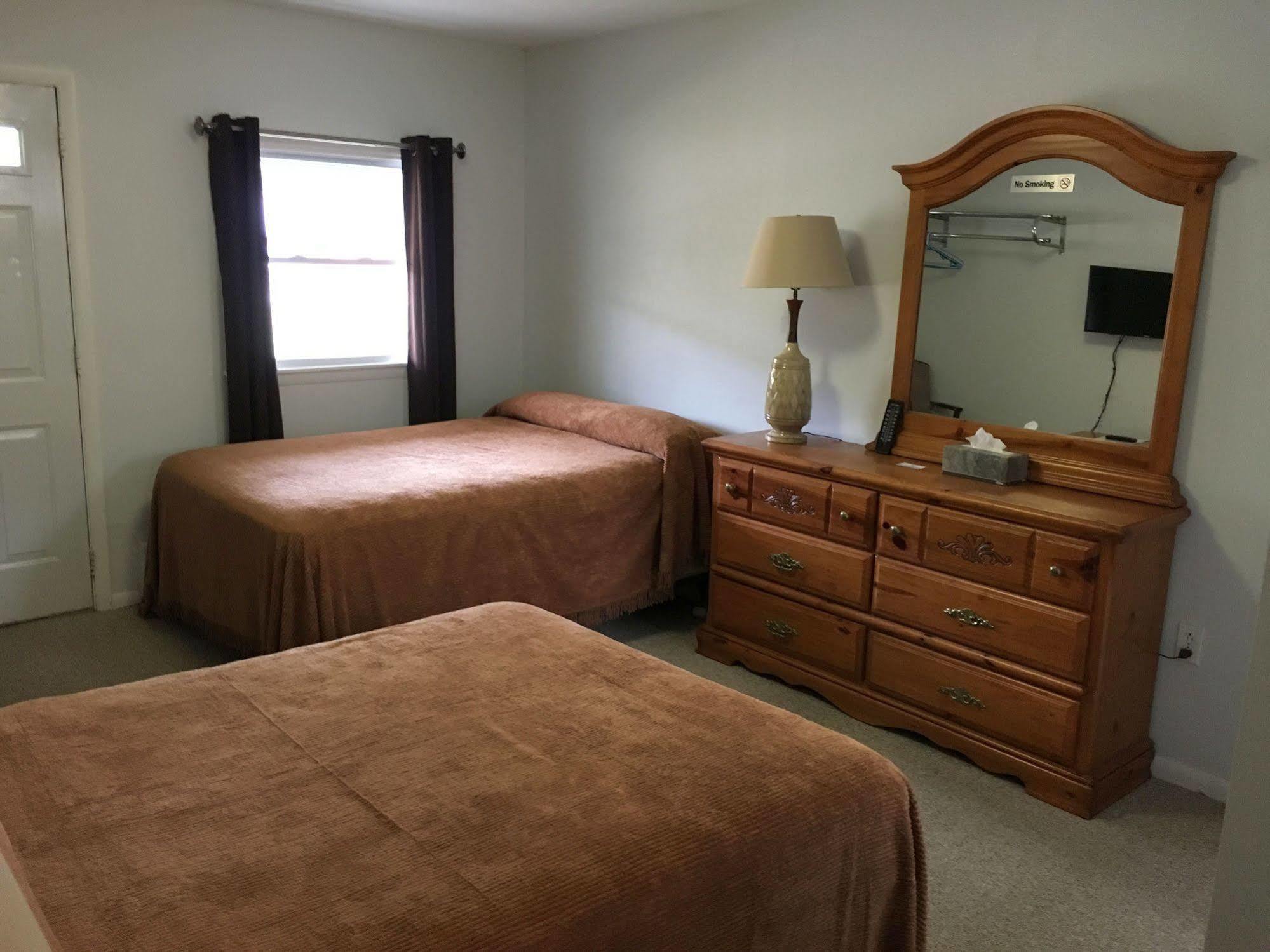 Mcgregor Inn Motel Wilton Extérieur photo